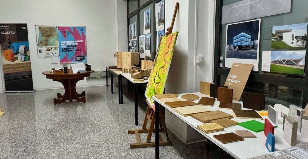 Natural material exposition